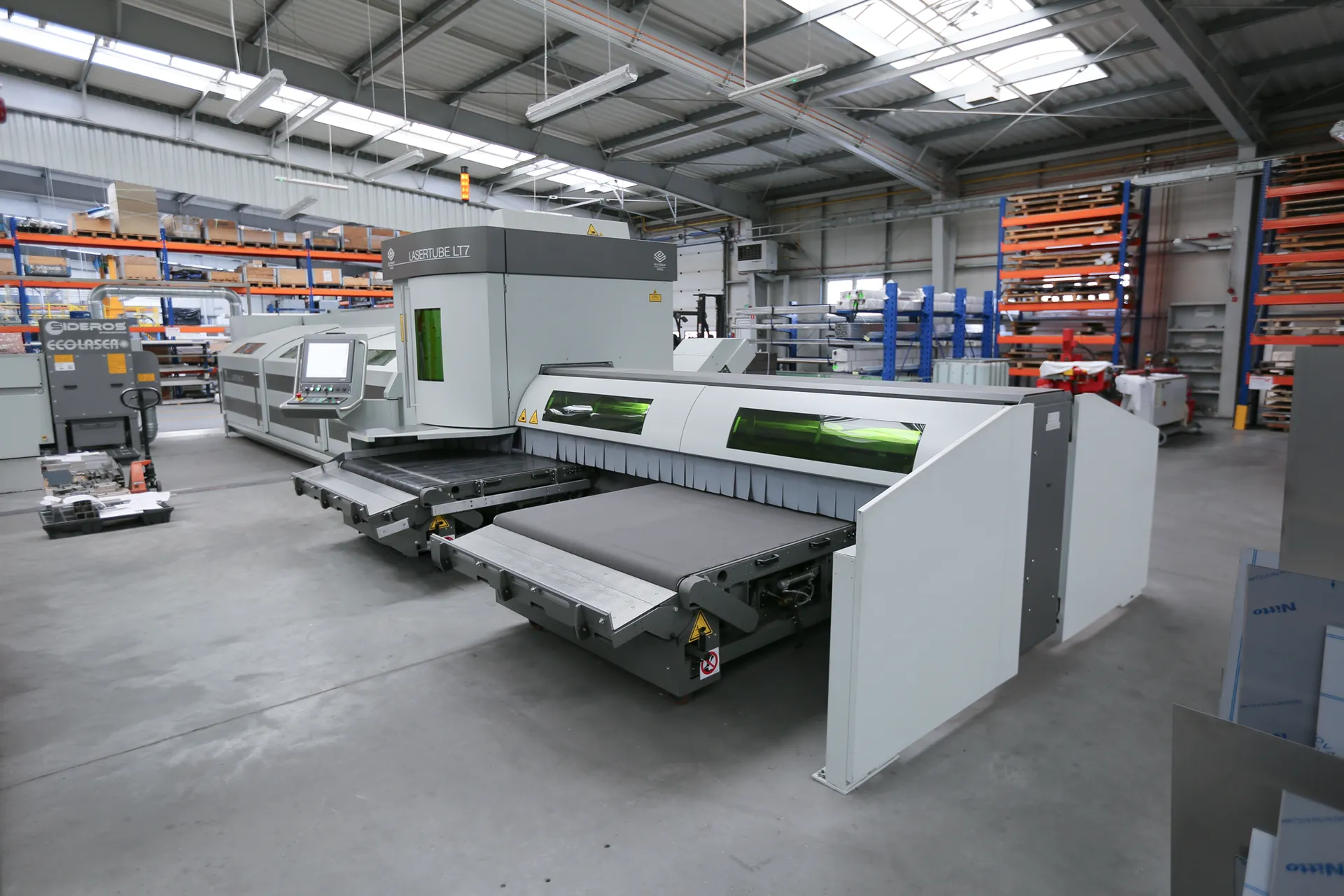 Lasertube LT7-laser cutting.png